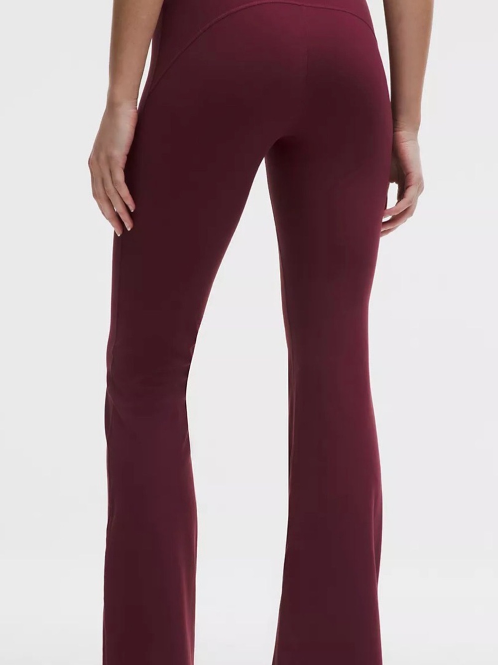 lululemon Groove Nulu High-Rise Flared Pant
Short burgundy